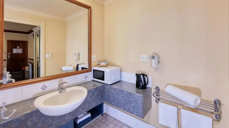 Deluxe Oda, Birden Çok Yatak, Sigara İçilmez