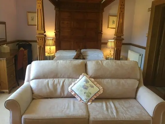 Tek Büyük Yataklı Oda, Göl Manzaralı (Four Poster Bed)