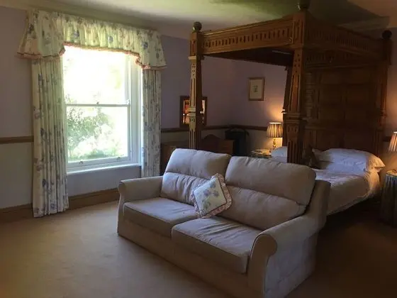 Tek Büyük Yataklı Oda, Göl Manzaralı (Four Poster Bed)