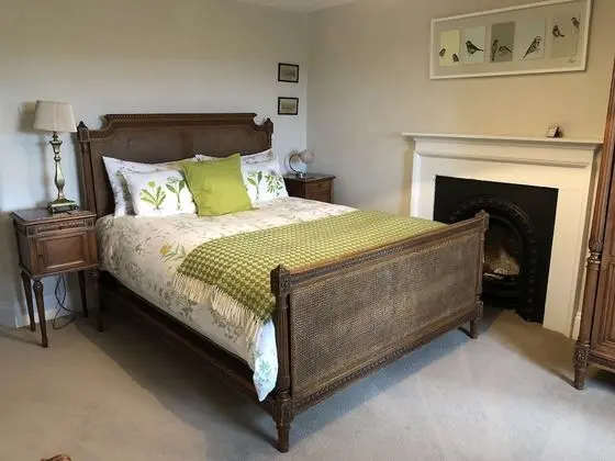 Oda, 1 Çift Kişilik Yatak, Sigara İçilmez