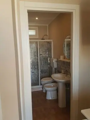 Deluxe Süit, Bağlantılı Odalar