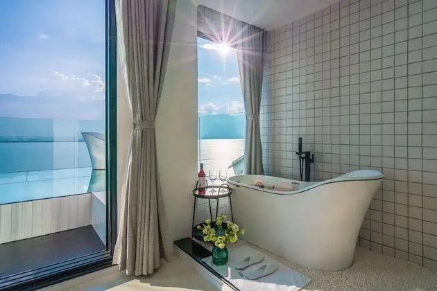 Luxury Tek Büyük Yataklı Oda