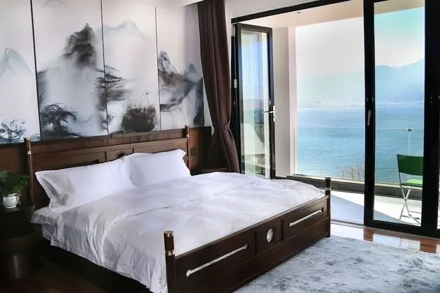 Luxury Tek Büyük Yataklı Oda, Göl Manzaralı