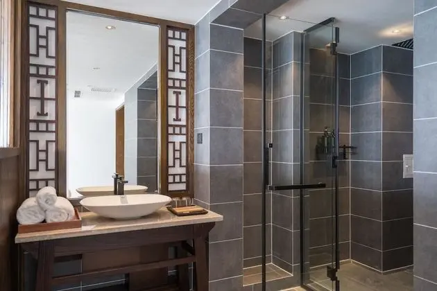 Luxury Tek Büyük Yataklı Oda, Göl Manzaralı