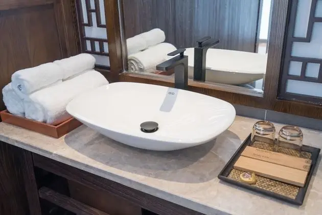 Luxury Tek Büyük Yataklı Oda, Göl Manzaralı
