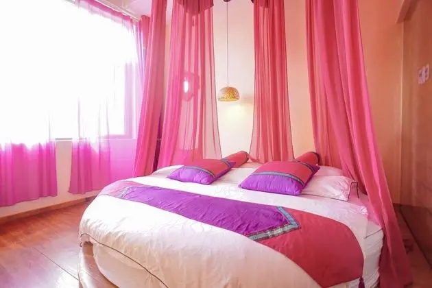 Honeymoon Tek Büyük Yataklı Oda