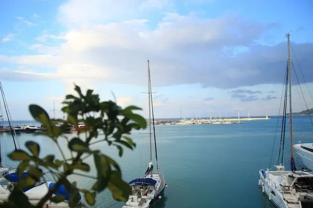Üç Kişilik Oda, Deniz Manzaralı