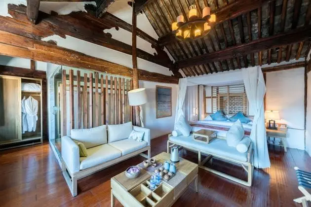 Luxury Süit, Küvet, Avlu Manzaralı