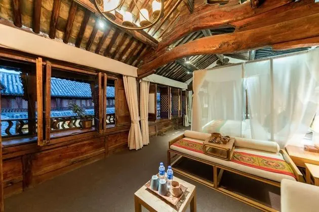 Luxury Süit, Küvet, Avlu Manzaralı