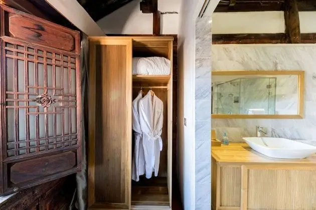 Luxury Süit, Küvet, Avlu Manzaralı