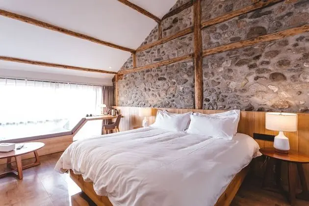 Deluxe Tek Büyük Yataklı Oda