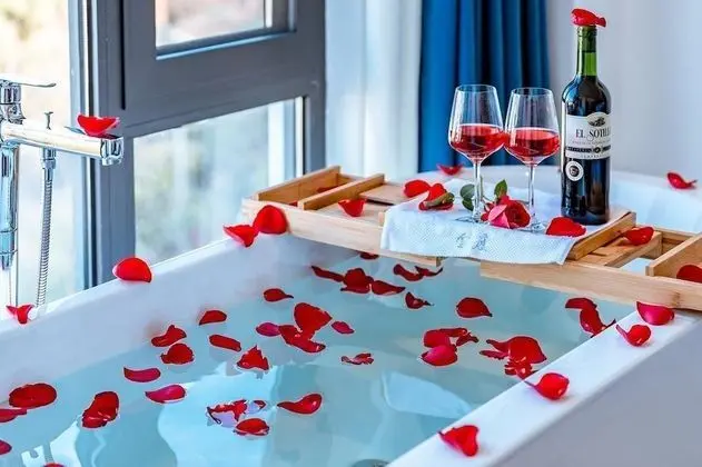 Deluxe İki Ayrı Yataklı Oda, 1 Yatak Odası, Küvet, Tepe Manzaralı