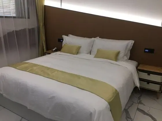 Deluxe Tek Büyük Yataklı Oda