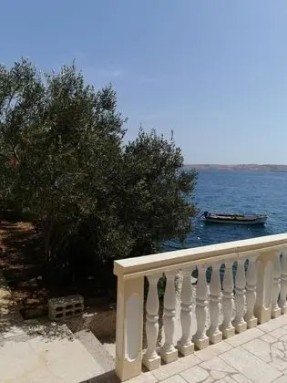 Apart Daire (Dalibor - 5m from the sea with parkin)