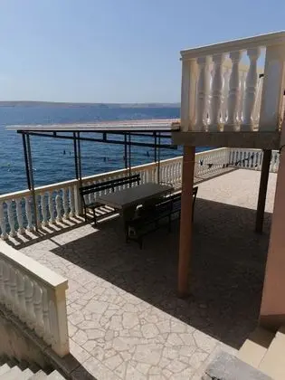 Apart Daire (Dalibor - 5m from the sea with parkin)