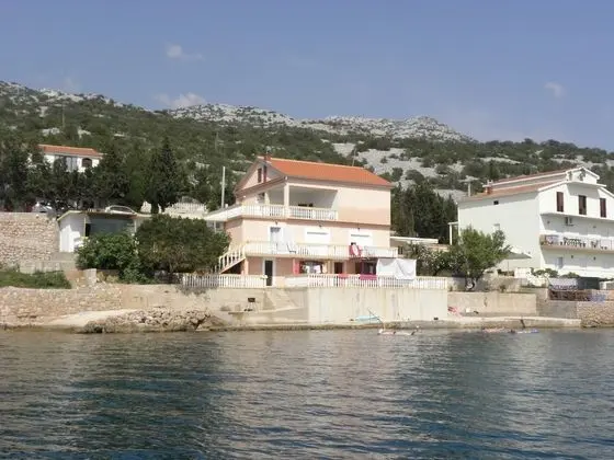 Apart Daire (Dalibor - 5m from the sea with parkin)