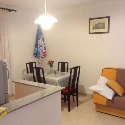 Apart Daire (Dalibor - 5m from the sea with parkin)