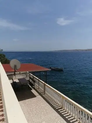 Apart Daire (Dalibor - 5m from the sea with parkin)