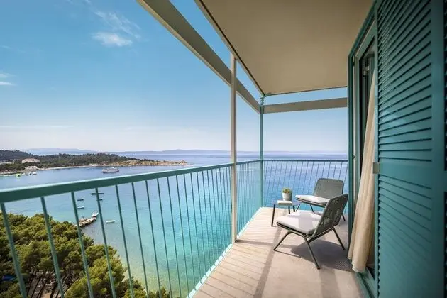 Cherry on top [PLACESSUITE] for 3 Seaview