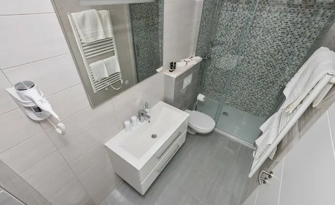 Standard Stüdyo, Balkon, Kısmi Deniz Manzaralı