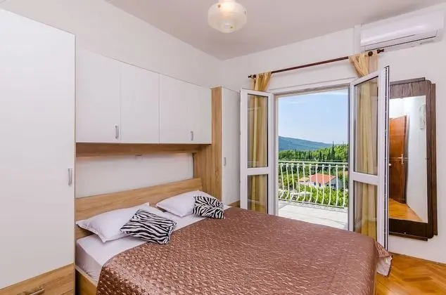 Villa (TwoBedroom Villa with Terrace and Swi)