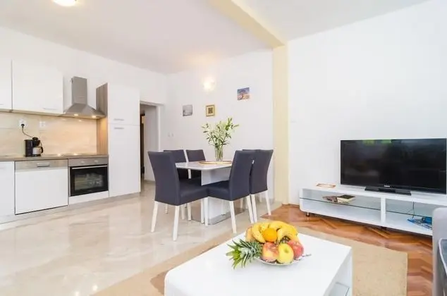 Villa (TwoBedroom Villa with Terrace and Swi)