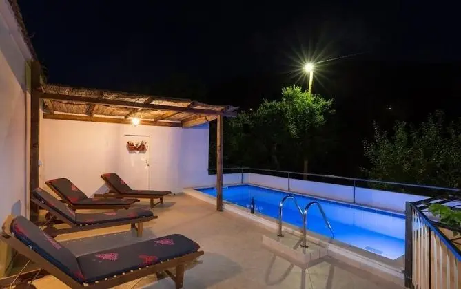 Villa (TwoBedroom Villa with Terrace and Swi)