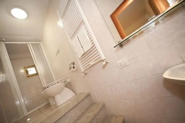 Büyük Yataklı Tek Kişilik Oda, Özel Banyo