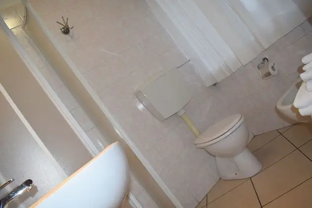 Tek Büyük veya İki Ayrı Yataklı Oda, Özel Banyo