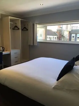 Standard Tek Büyük Yataklı Oda