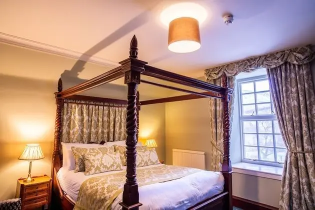 Tek Büyük Yataklı Oda, Banyolu/Duşlu (Four Poster)