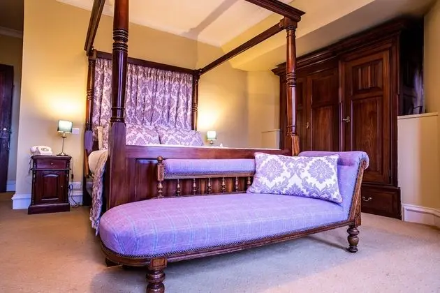 Tek Büyük Yataklı Oda, Banyolu/Duşlu (Four Poster)