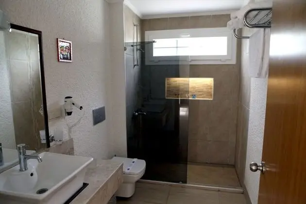 Deluxe Oda, Havuz Manzaralı