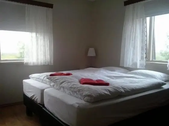 İki Ayrı Yataklı Oda, Ortak Banyo