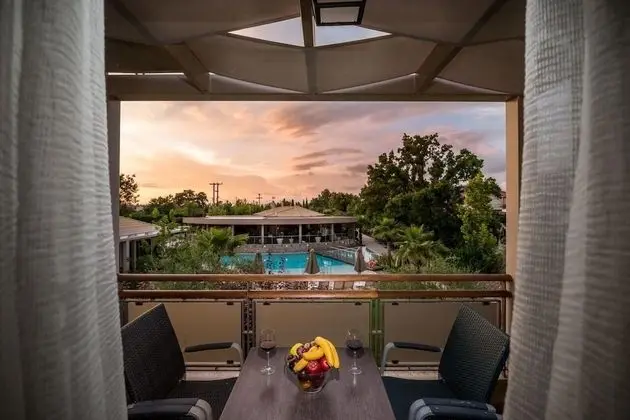 Ambassador Suite, 2 Bedrooms, Fireplace