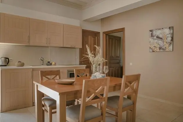 Ambassador Suite, 2 Bedrooms, Fireplace