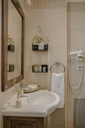 Ambassador Suite, 2 Bedrooms, Fireplace