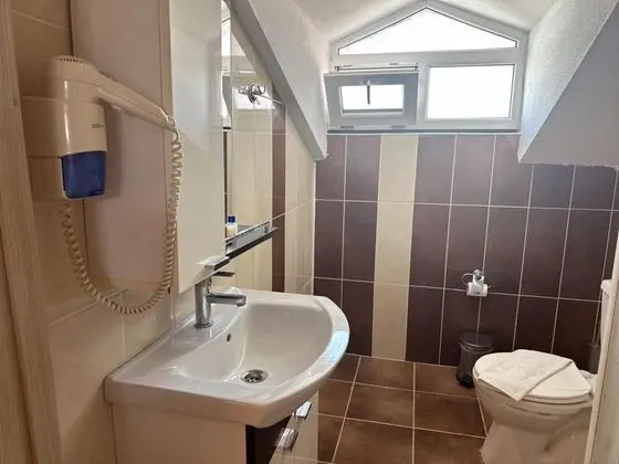 Aile Odası, Havuz Manzaralı, Balkonlu