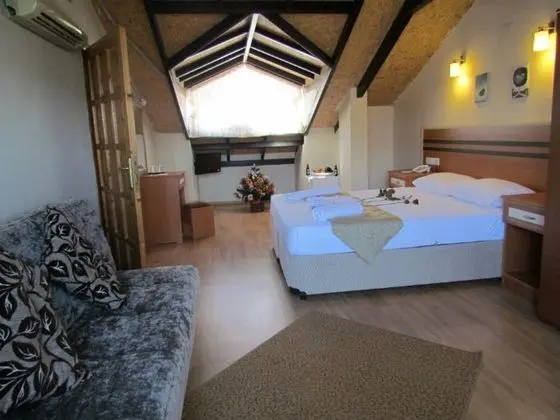 Suite, Havuz Manzaralı
