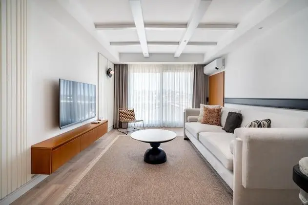Suite, Kısmi Deniz Manzaralı