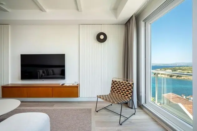 Suite, Kısmi Deniz Manzaralı