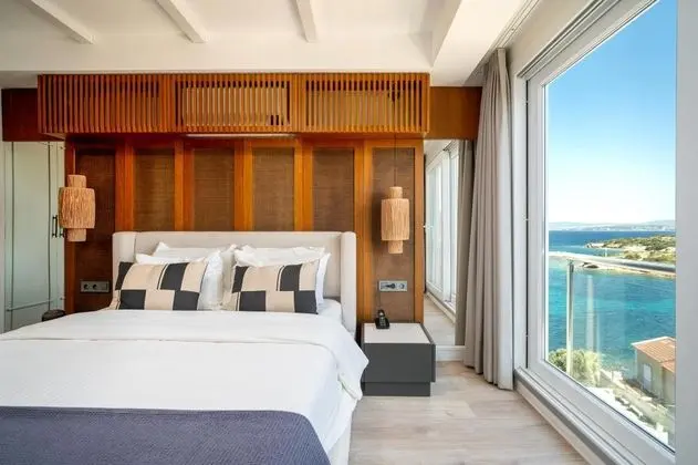 Suite, Kısmi Deniz Manzaralı