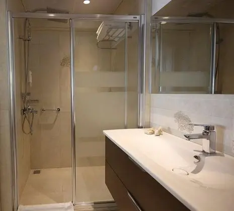 Teraslı Deluxe Oda, Havuz Manzaralı, Teraslı