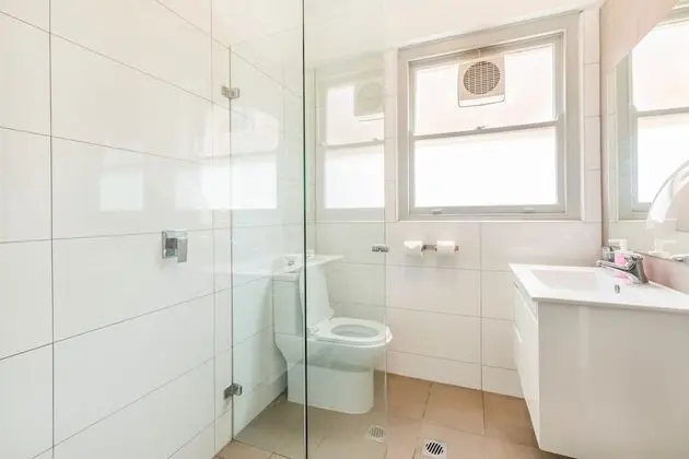 Tek Büyük Yataklı Oda, 1 Büyük (Queen) Boy Yatak, Ortak Banyo