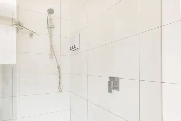 Tek Kişilik Oda, 1 Tek Kişilik Yatak, Ortak Banyo