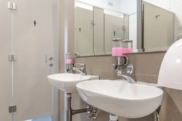 Tek Kişilik Oda, 1 Tek Kişilik Yatak, Ortak Banyo