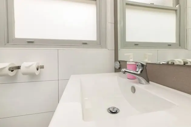 Tek Kişilik Oda, 1 Tek Kişilik Yatak, Ortak Banyo