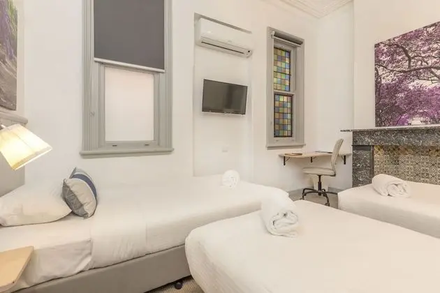 Üç Kişilik Oda, Ortak Banyo