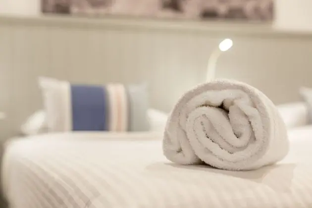 Üç Kişilik Oda, Ortak Banyo