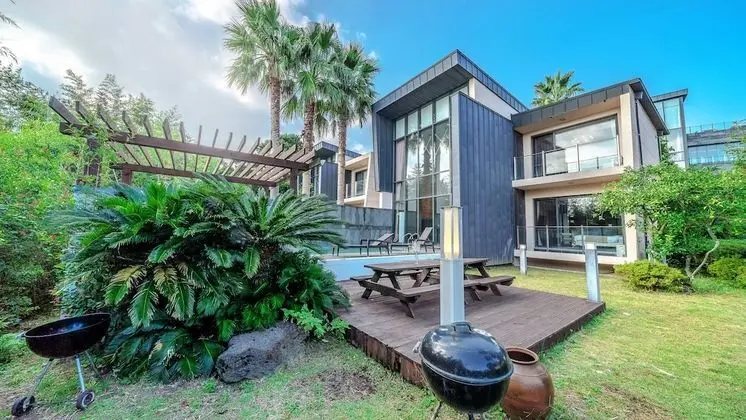 Family Oda, 2 Yatak Odası, Kişiye Özel Havuzlu (Gaon pool villa, Base/Max 4pax)